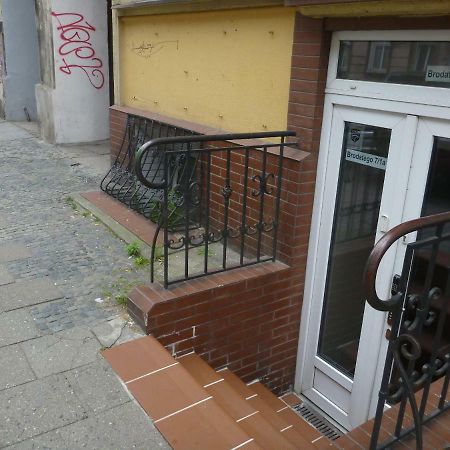 Apartament Na Brodatego Wroclaw Luaran gambar